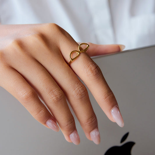 Gold Cat‑Eye Glasses Ring