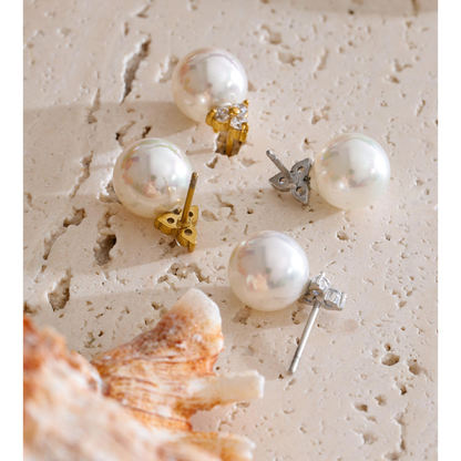 Luna Pearl Stud Earrings
