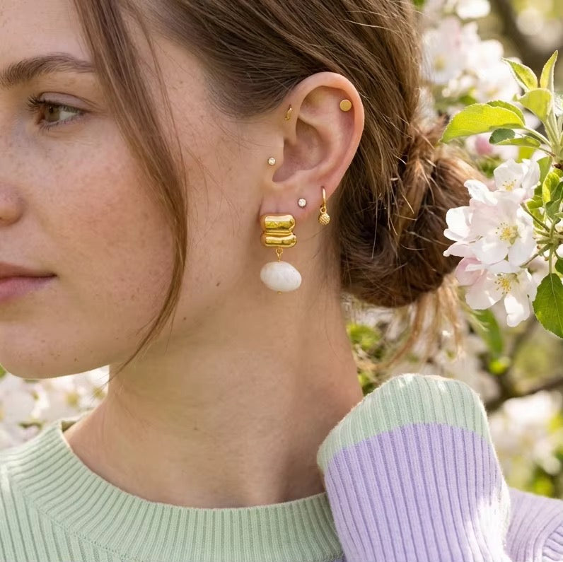 Chic Baroque Pearl Drop Earrings