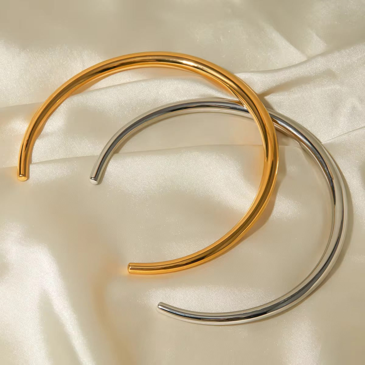 The "Helios" Bold Torc Necklace