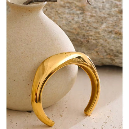 Nova Curve Cuff Bracelet