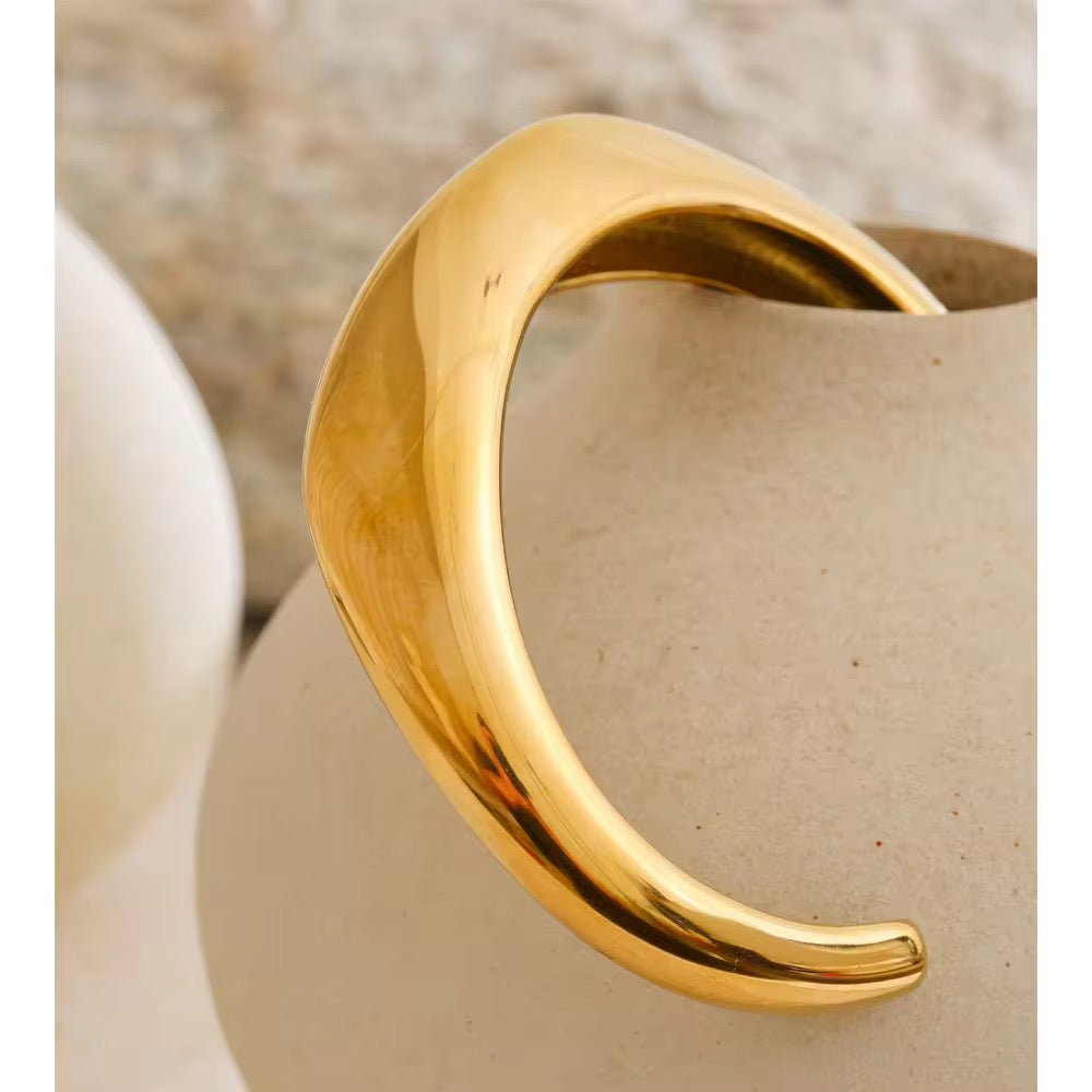 Nova Curve Cuff Bracelet