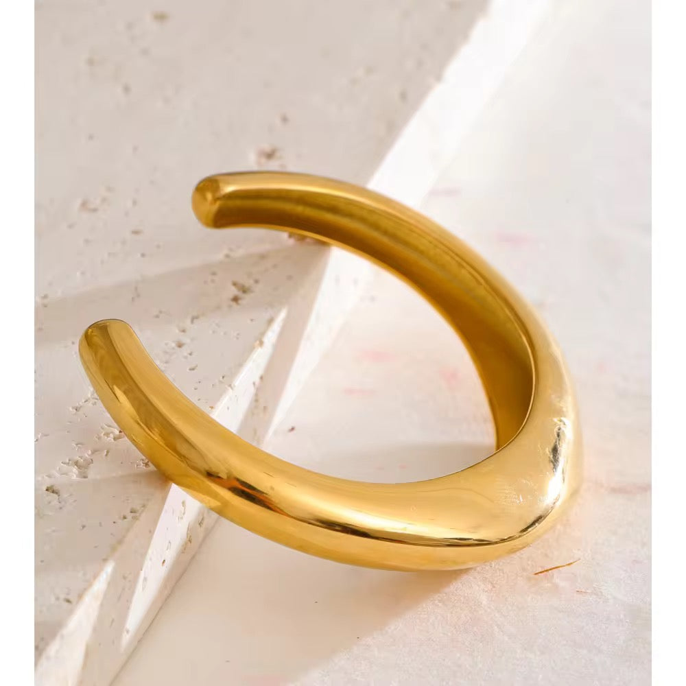 Nova Curve Cuff Bracelet