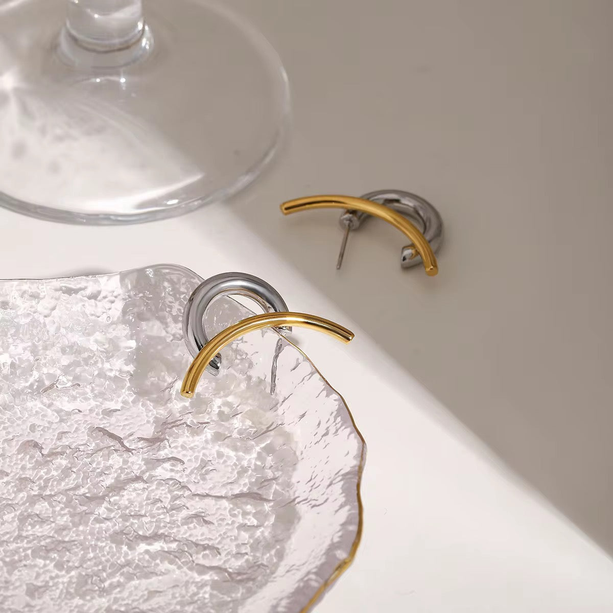 Vesper Curve Earrings
