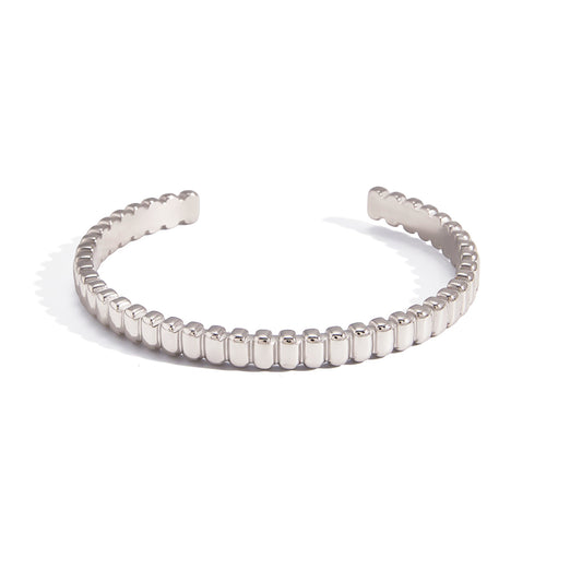 The Silver Sculpted Ribbon Bangle