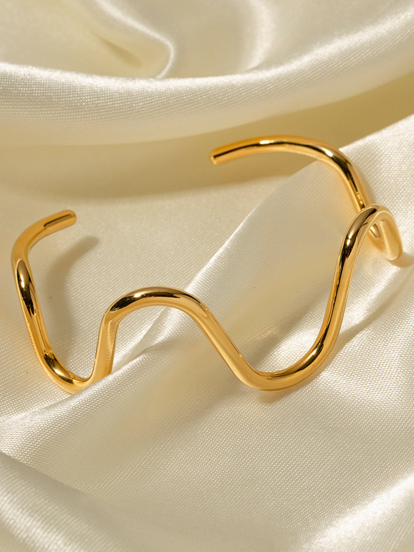 Aegean Wavy Statement Bangle