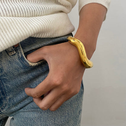 Minimal Gold Wave Bangle Bracelet