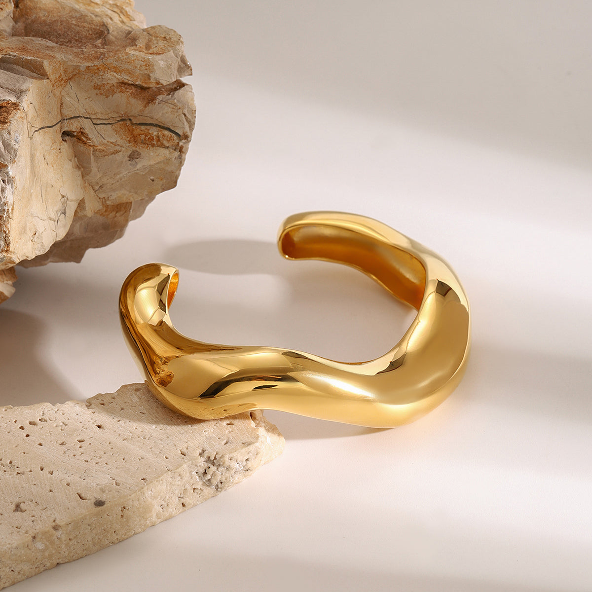 Minimal Gold Wave Bangle Bracelet
