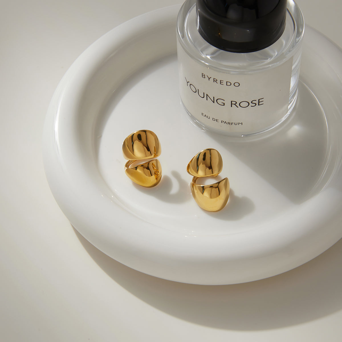 The Sculpted Pebble Huggies