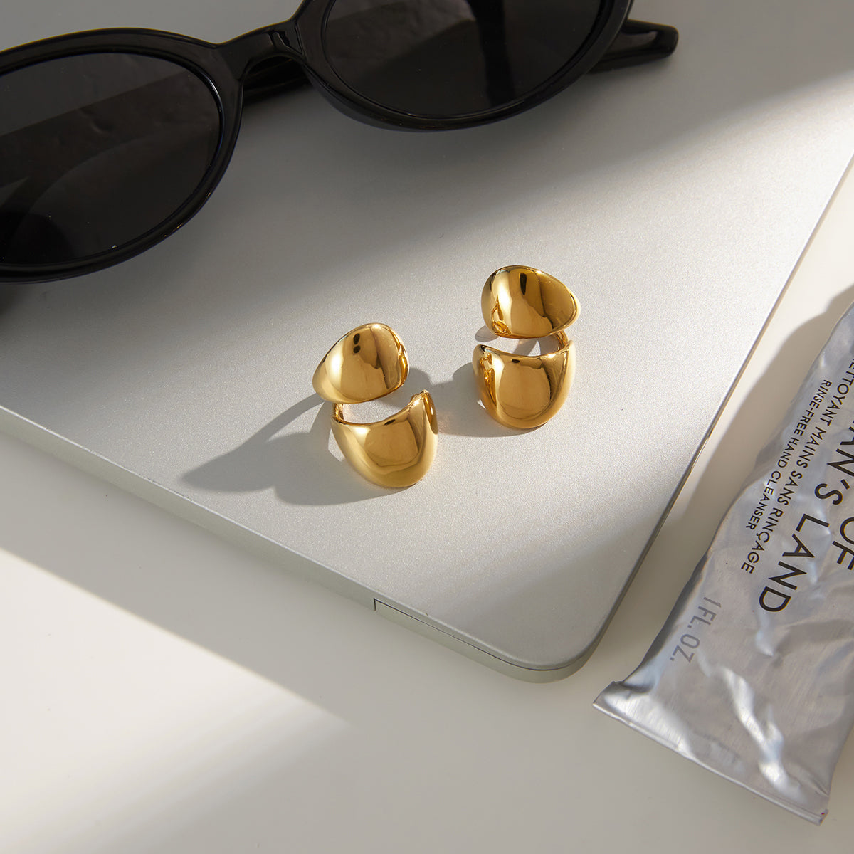 The Sculpted Pebble Huggies
