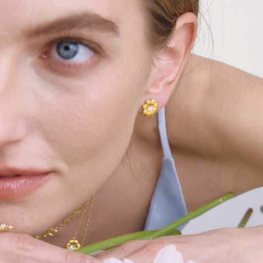 Golden Daisy Sparkle Stud Earrings