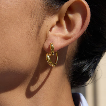 Amora Swirl Heart Hoops