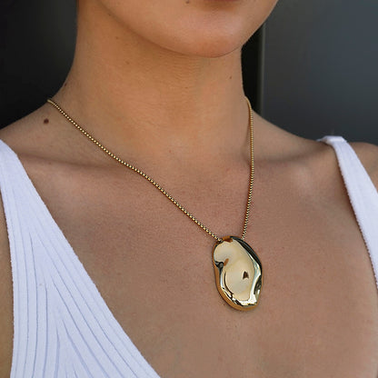 Gold Pebble Pendant Necklace for Women – Minimal Sculpted Charm