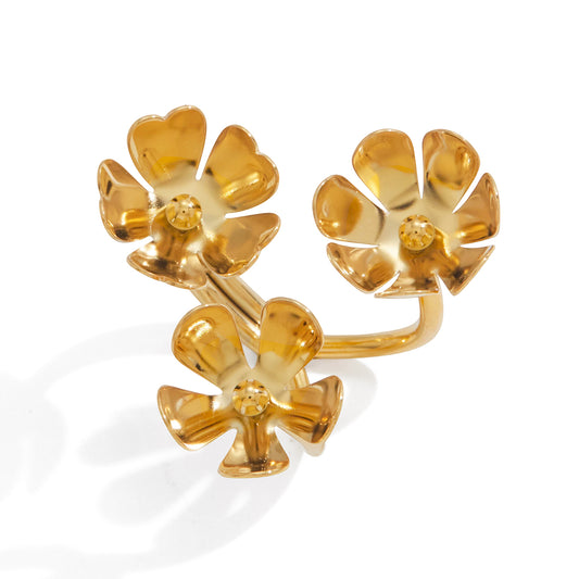 The Sculpted Wave Ring