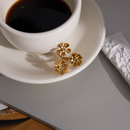 The Sculpted Wave Ring