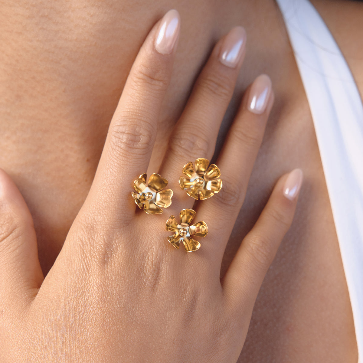 The Sculpted Wave Ring