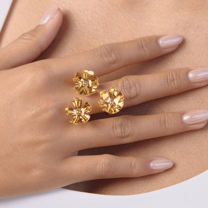 The Sculpted Wave Ring