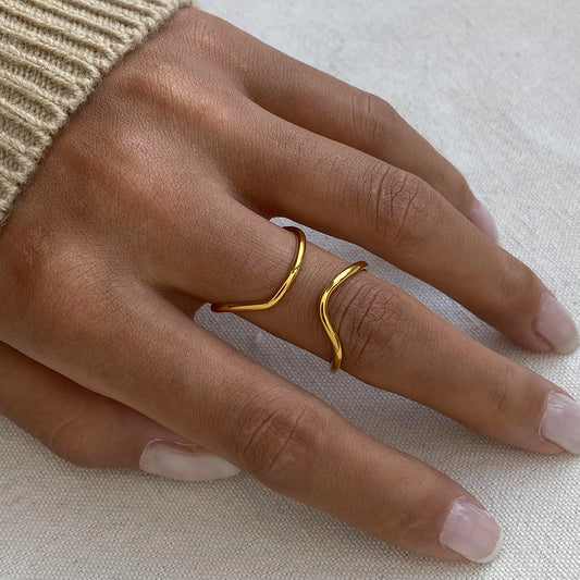 The Lyra Infinite Wave Ring