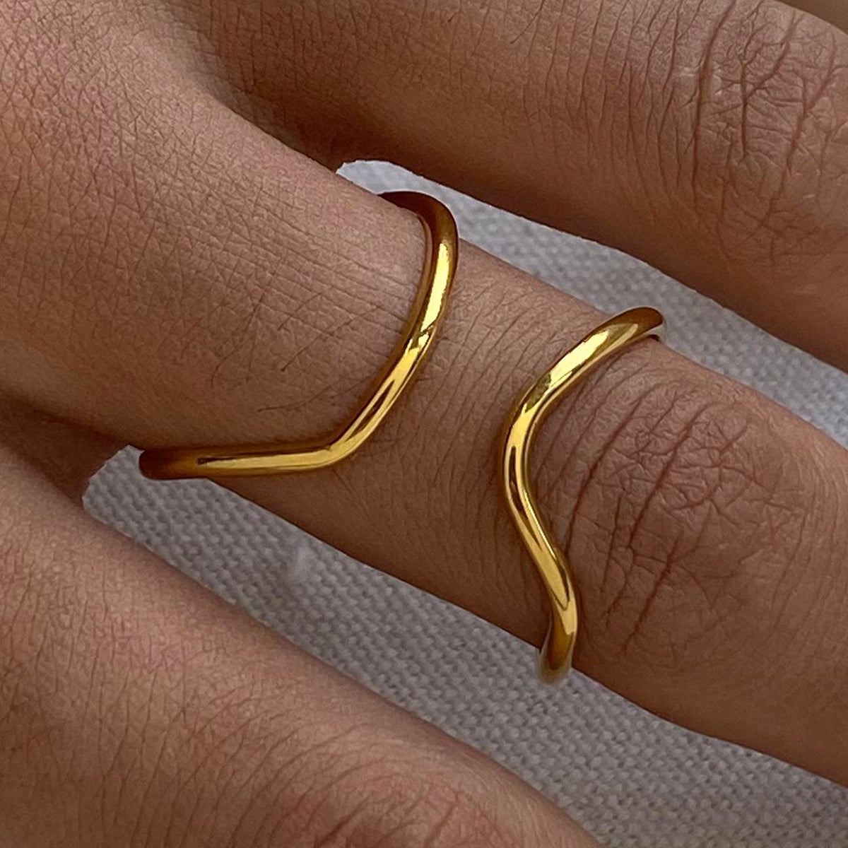 The Lyra Infinite Wave Ring