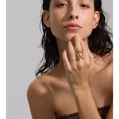 Fluid Orbit Statement Ring