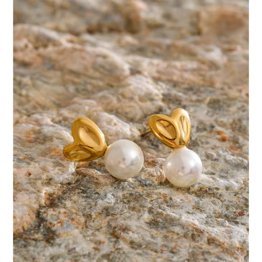 The Sweetheart Pearl Drop Studs