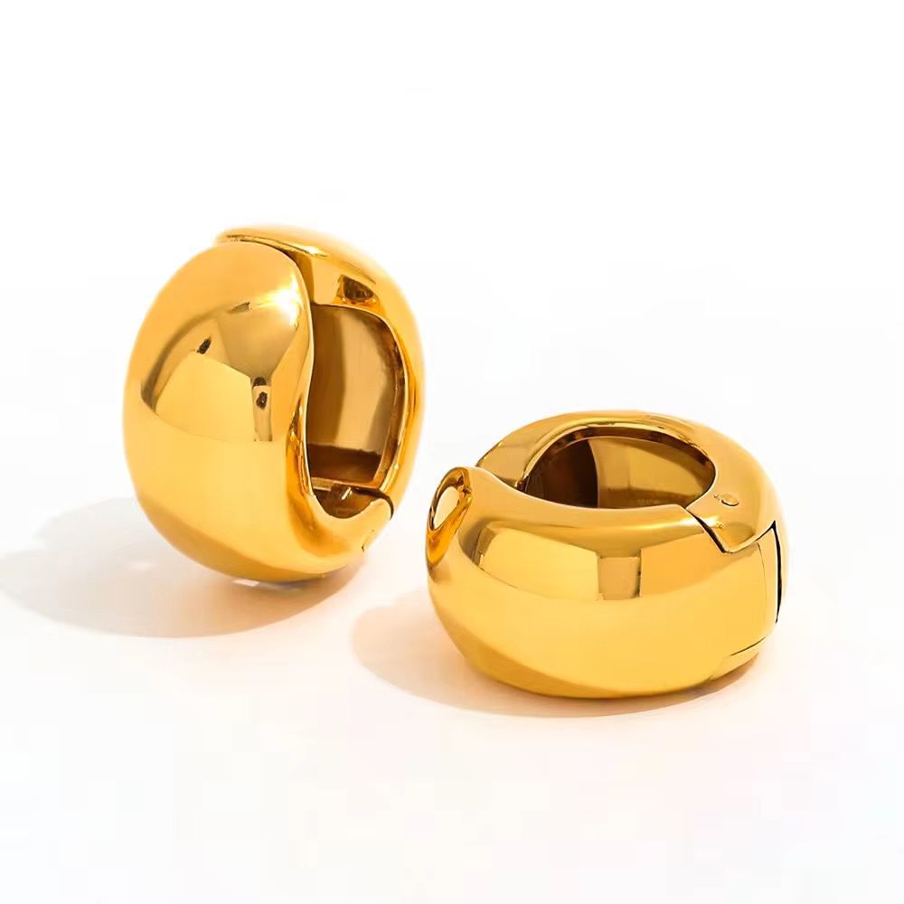 The Argent Liquid Studs